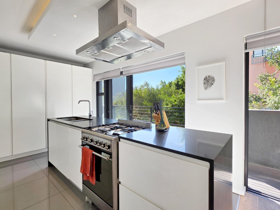 2 Bedroom Property for Sale in Sea Point Western Cape